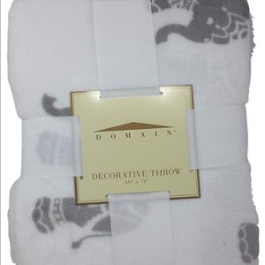 Used Decorative Elephant Design Throw Blanket